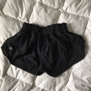 lululemon hotty hot short 2.5in inseam size 2